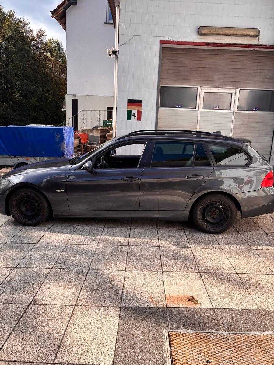 BMW 318 2008 — двигун 143 HP (105kW)
