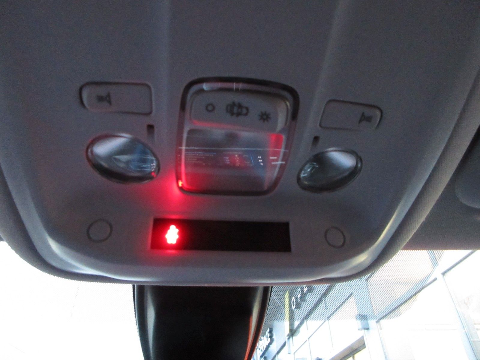 Fahrzeugabbildung Peugeot 308 SW Allure 1.2T LED/NAVI/PDC/R´CAM/BLIS