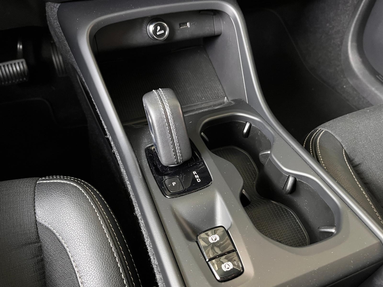 Volvo XC40 AWD AHK LED NAVI ALU