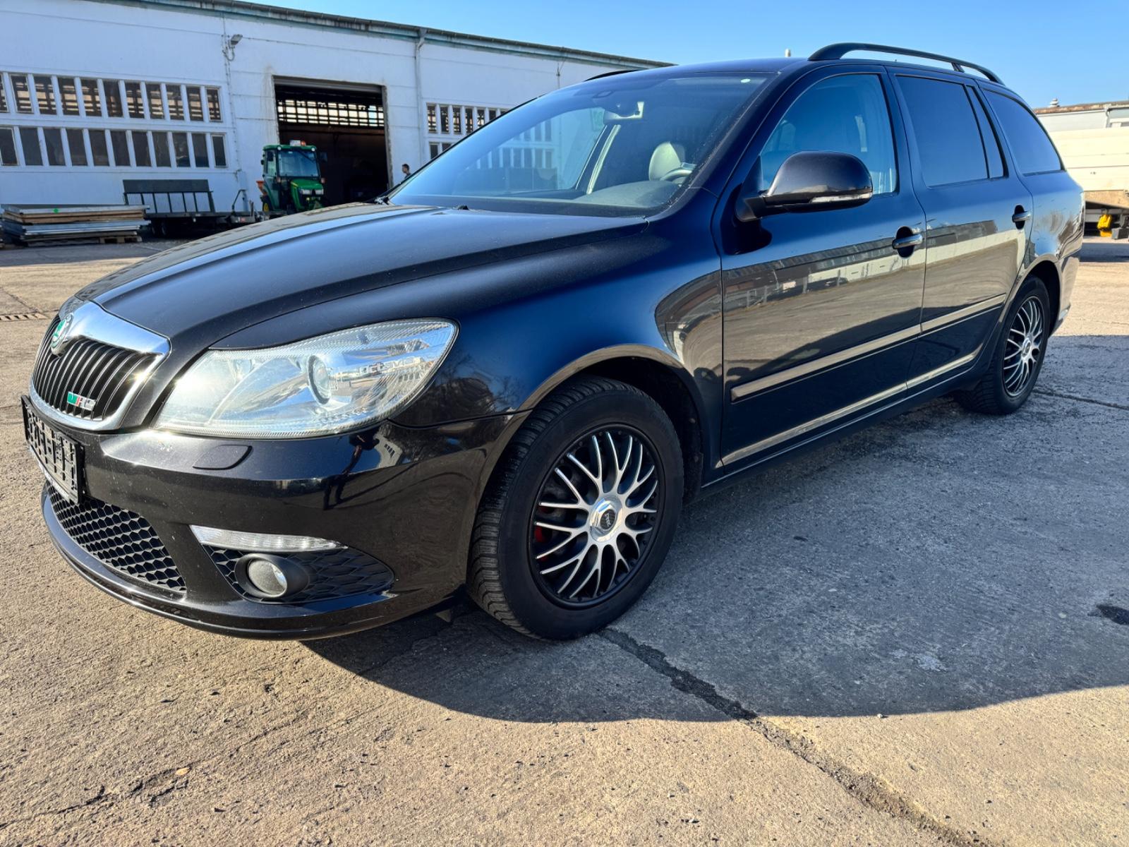 Skoda Octavia Combi RS,Automatik,NAVI,Xenon,PTS,Alu