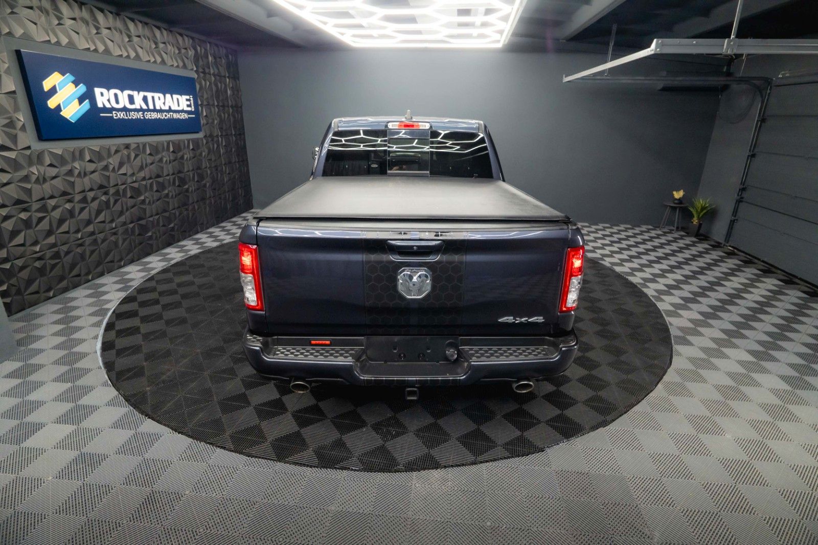 Fahrzeugabbildung Dodge RAM 5.7 V8 HEMI 4x4 OFFROAD Night Limited 19%