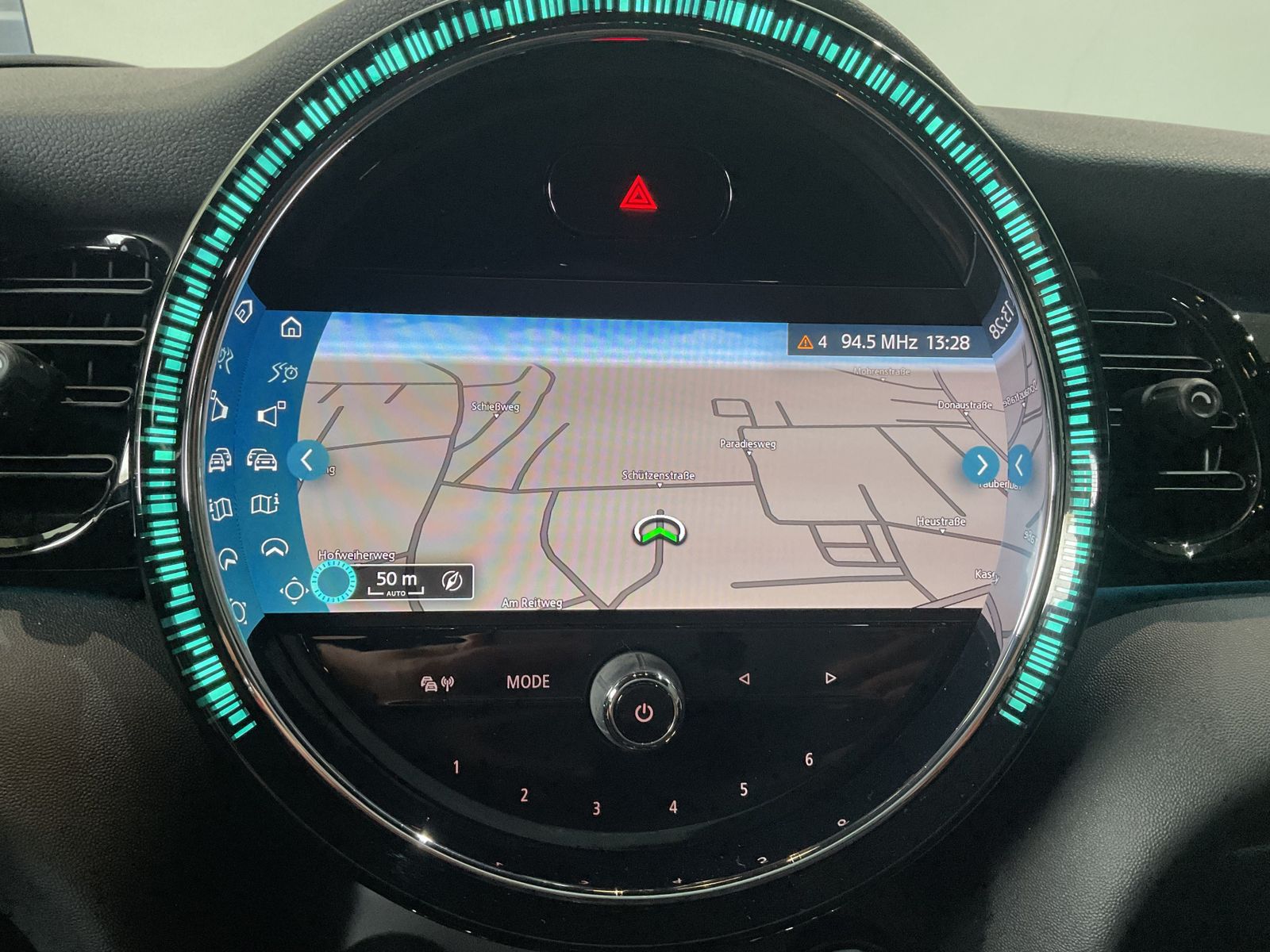 Fahrzeugabbildung MINI Cooper Hatch Head-Up DAB LED Navi Tempomat Shz