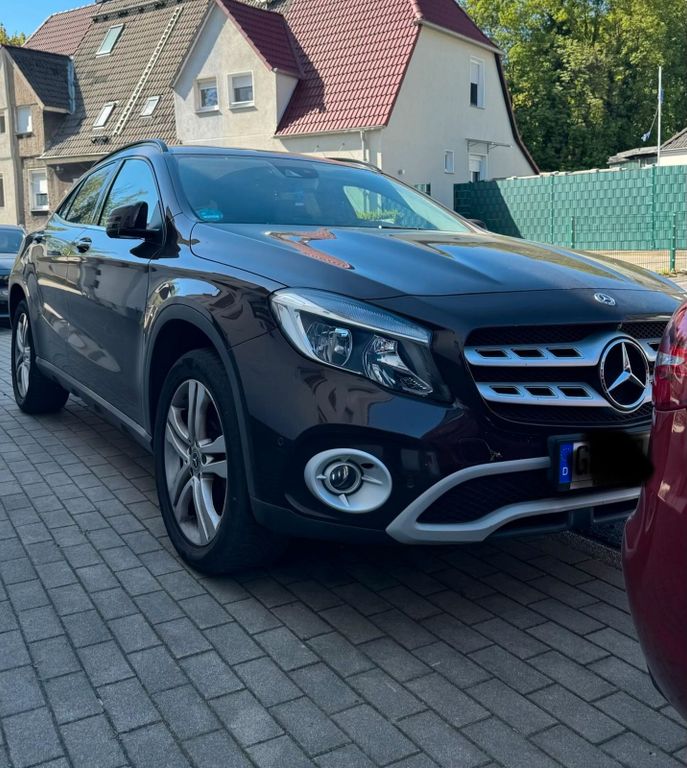 Image of Mercedes-Benz 220