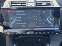 Fahrzeugabbildung DS Automobiles DS 7 Crossback 1.6 E-Tense 300 Performance Line