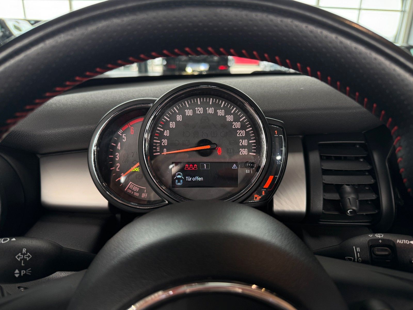 Fahrzeugabbildung MINI Cooper D 5-trg. "LED Navigation PDC Sportsitze"