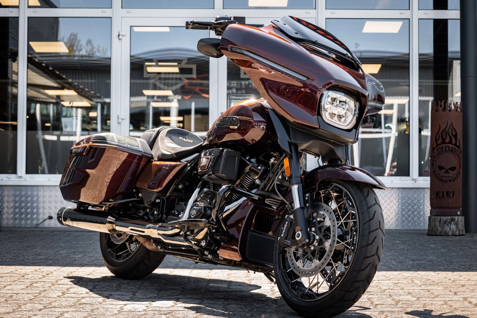 Fahrzeugabbildung Harley-Davidson CVO Street Glide FLHXSE 121 Cui - Jekill & Hyde