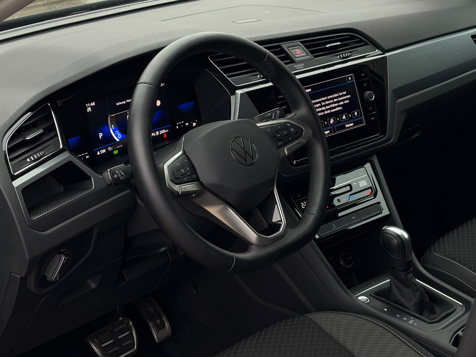 Fahrzeugabbildung Volkswagen Touran 1.5 TSI DSG Active Kamera ACC LED LHZ SHZ