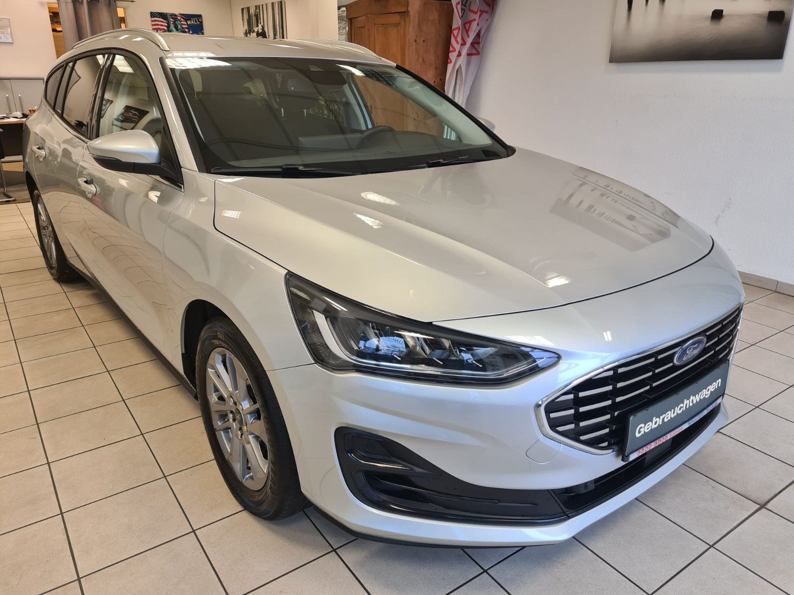 Fahrzeugabbildung Ford Focus Turnier Titanium / 1. Hand / SCHECKHEFT