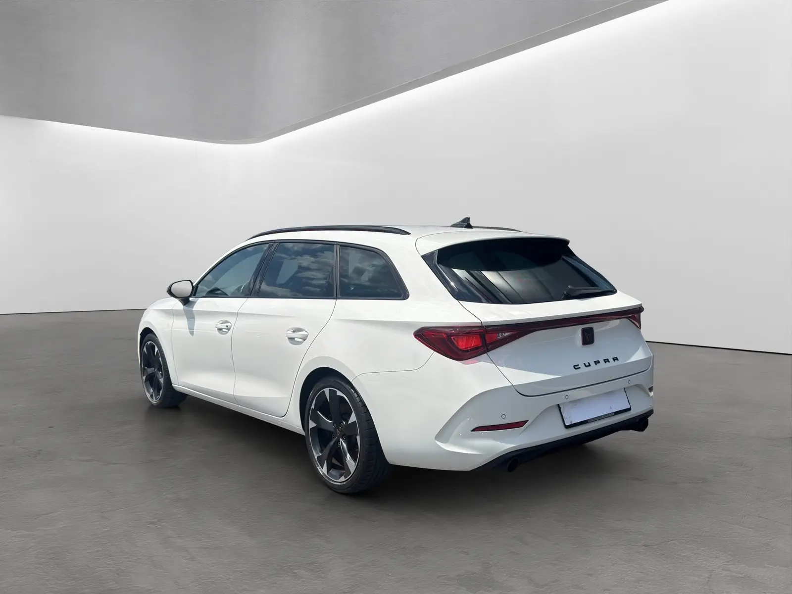 Cupra Leon SP 2.0 TSI DSG LED 18 GRA PDC KEYLESS VIRT.