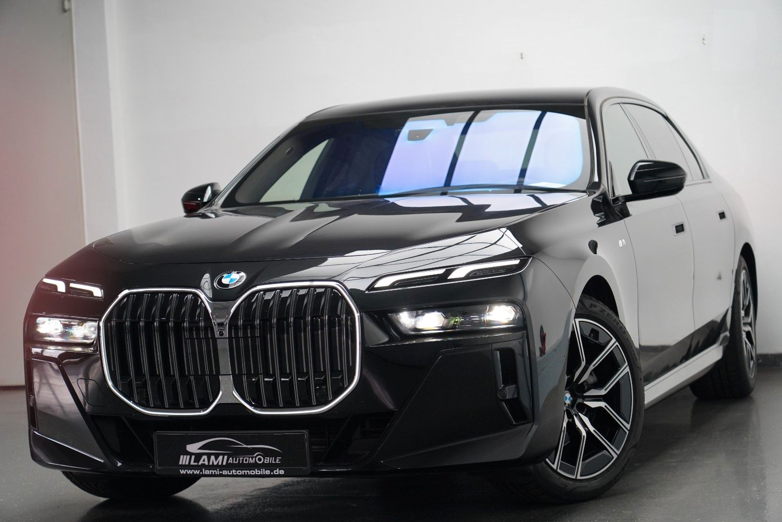 BMW 740 - 1