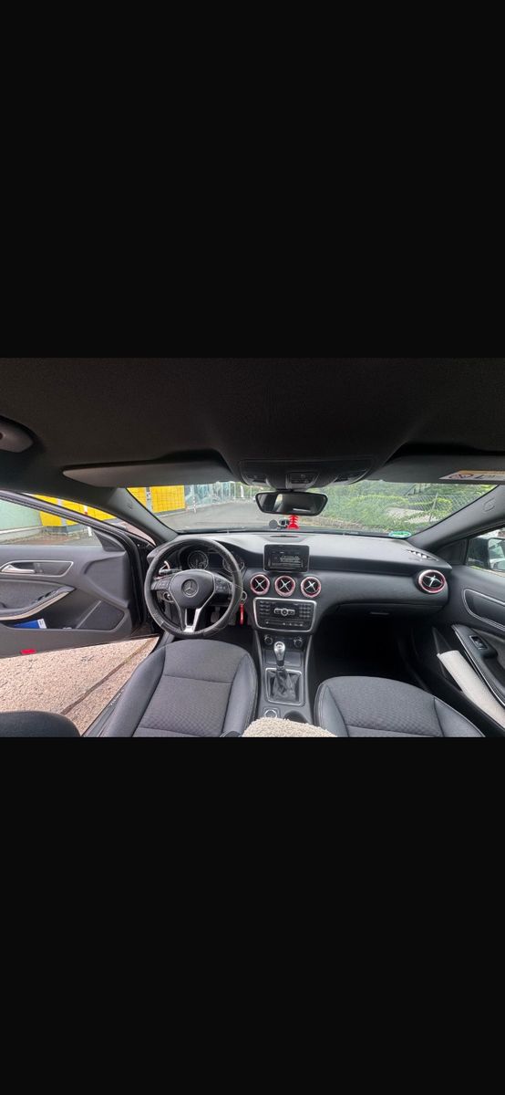 MERCEDES-BENZ A 180