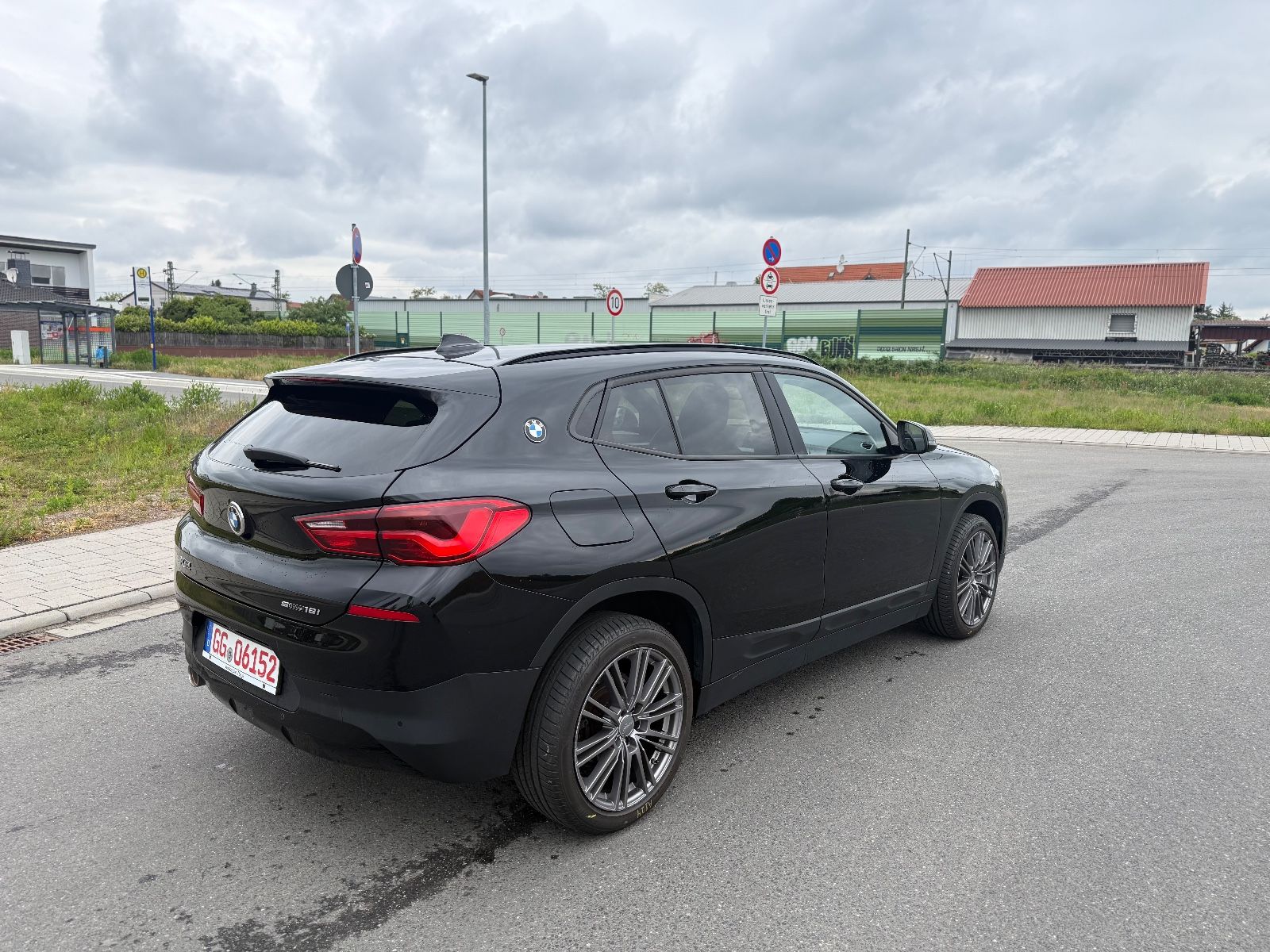 BMW X2 sDrive 18 i *SPORTSITZE+KAMERA+NAVI+18"ZOLL* foto 3