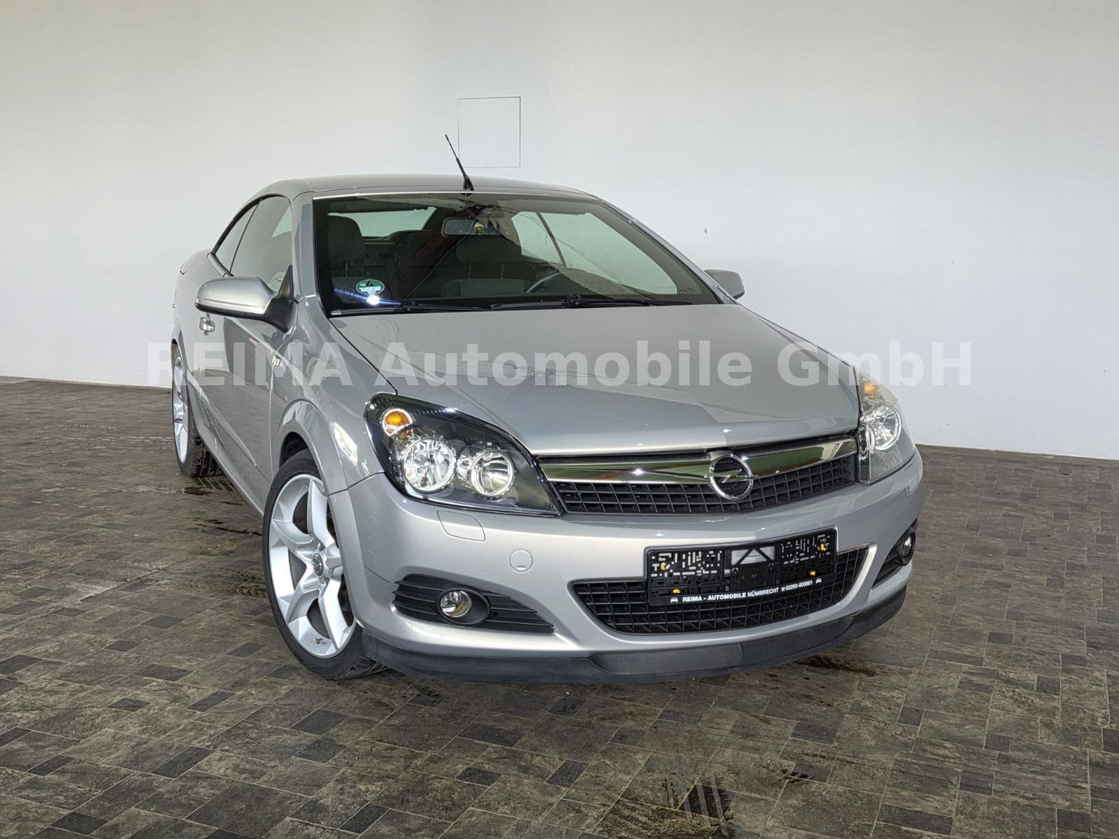Fahrzeugabbildung Opel Astra 1,8i  H Twin Top Edition