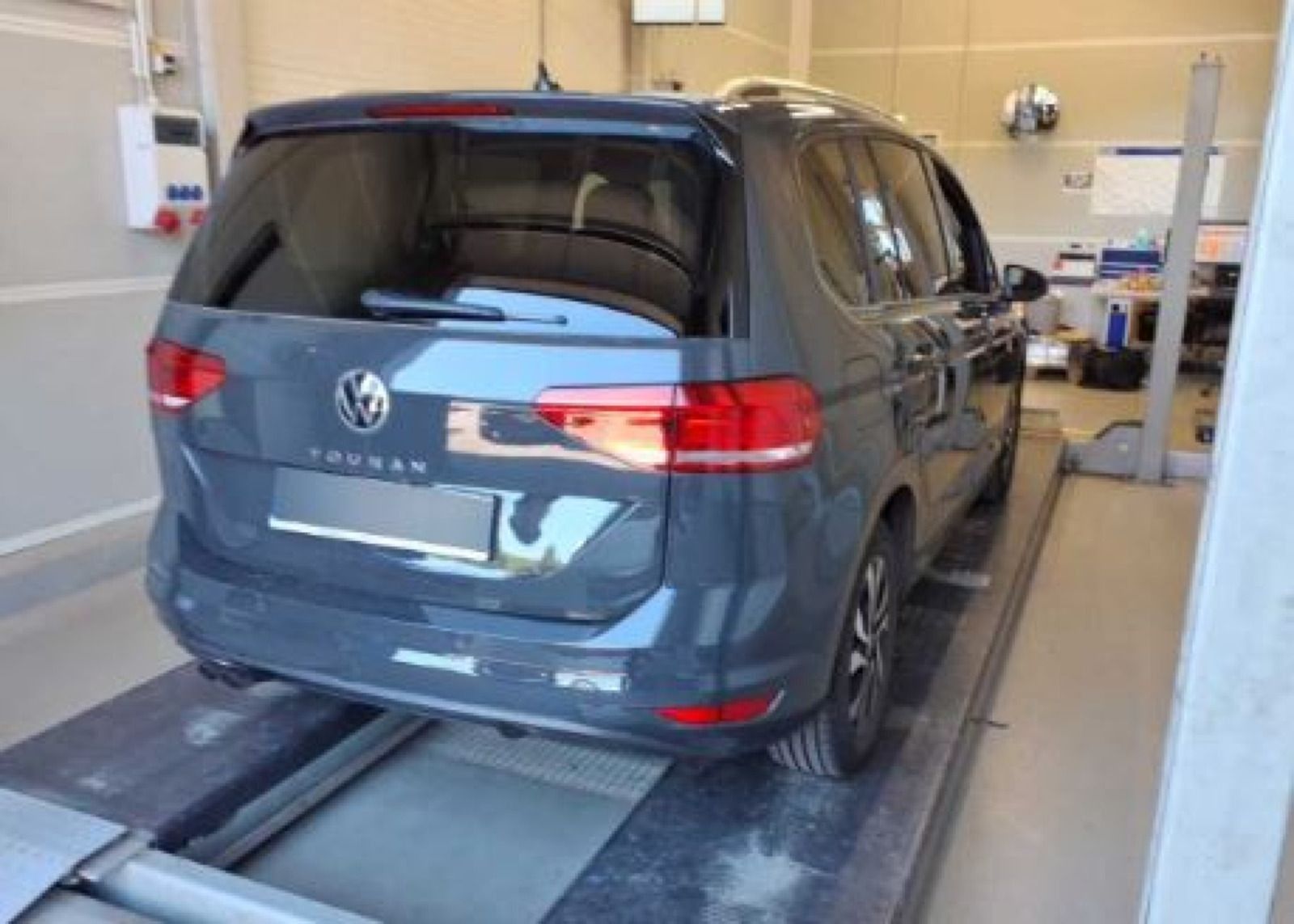 Volkswagen Touran Active 2.0TDI AHK NAVI LED SHZ foto 5