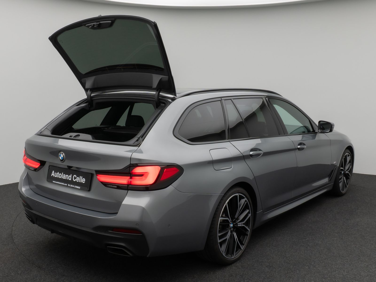 Fahrzeugabbildung BMW 530d M Sport Panorama 360°DAB H/K Komfort 20Zoll