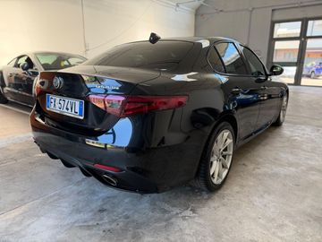 Alfa-Romeo Giulia - 4