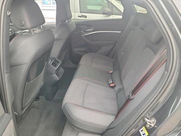 Audi Q8 e-tron - 11