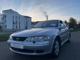 Opel Vectra 1,6 16V Selection Comfort*GEPFLEGT*2.HAND - gebrauchte Opel Vectra aus dem Jahr 2001