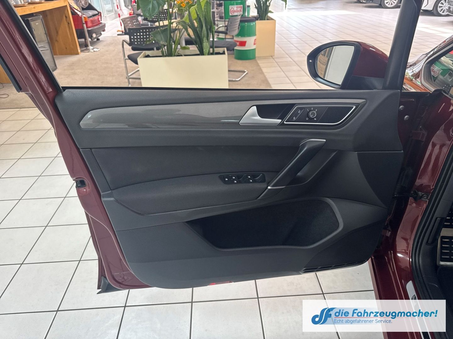 Fahrzeugabbildung Volkswagen Golf Sportsvan VII Join Navi Dyn. Kurvenlicht AC