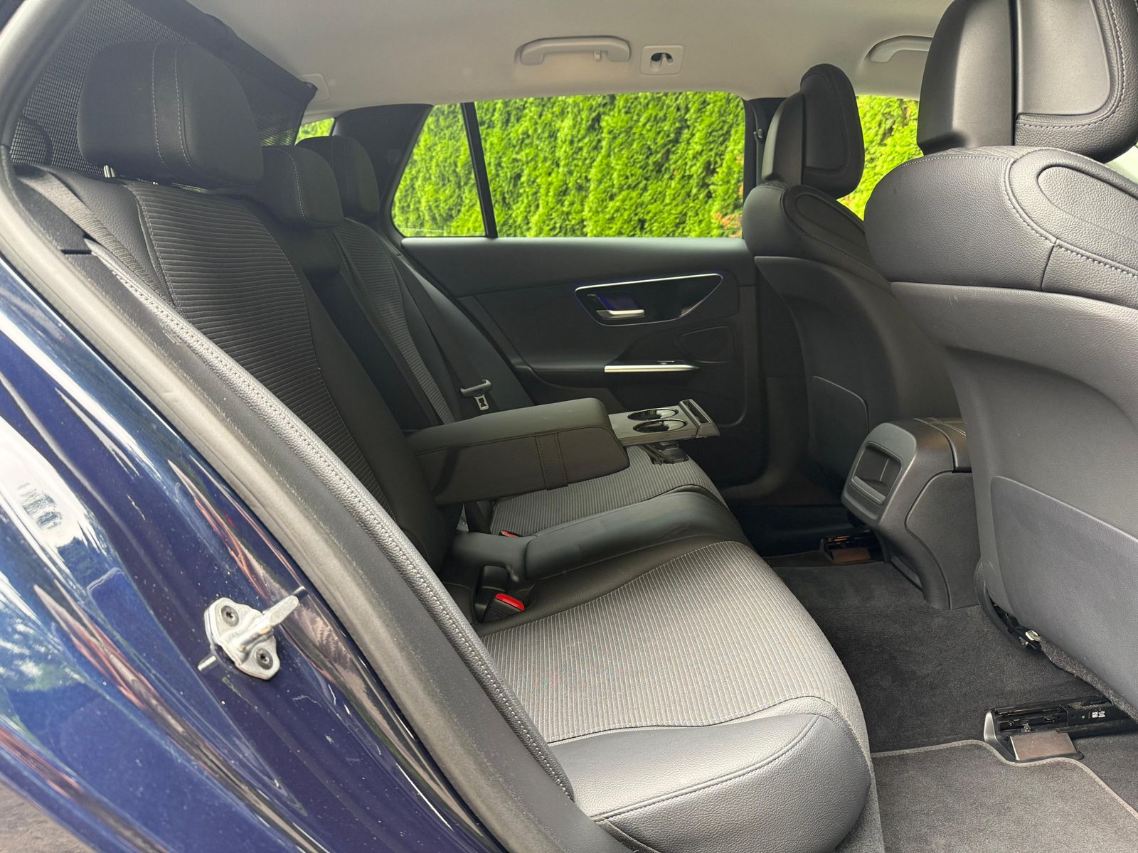 Fahrzeugabbildung Mercedes-Benz C 220 d T 9G Avantgarde LED+T-LEDER+KAM+MBUX+SHZ