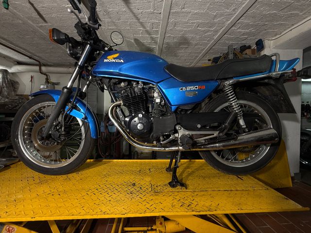 Honda CB 250 RS unverbastelter Originalzustand