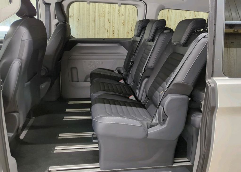 FORD Tourneo Custom Titanium XPlug-in L1*el. Türen* FORD Tourneo Custom Titanium XPlug-in L1*el. Türen*