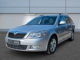 Skoda Octavia 1.4 TSI Combi Family *BT*DAB*PDC*AHK* - Skoda Octavia aus 2011: Kombi