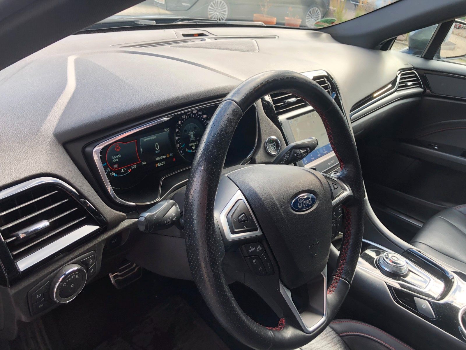 Fahrzeugabbildung Ford Mondeo Lim. ST-Line AWD
