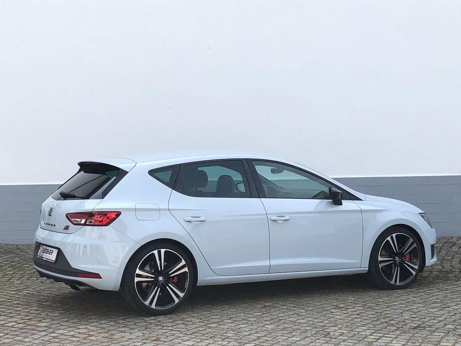 Fahrzeugabbildung SEAT Leon 2.0 TSI Cupra *DSG*Navi*FULL-LINK