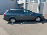 Volkswagen Passat 2.0 TDI - Geräumiges Fahrzeug mit AHK - Volkswagen Passat aus 2009: Kombi