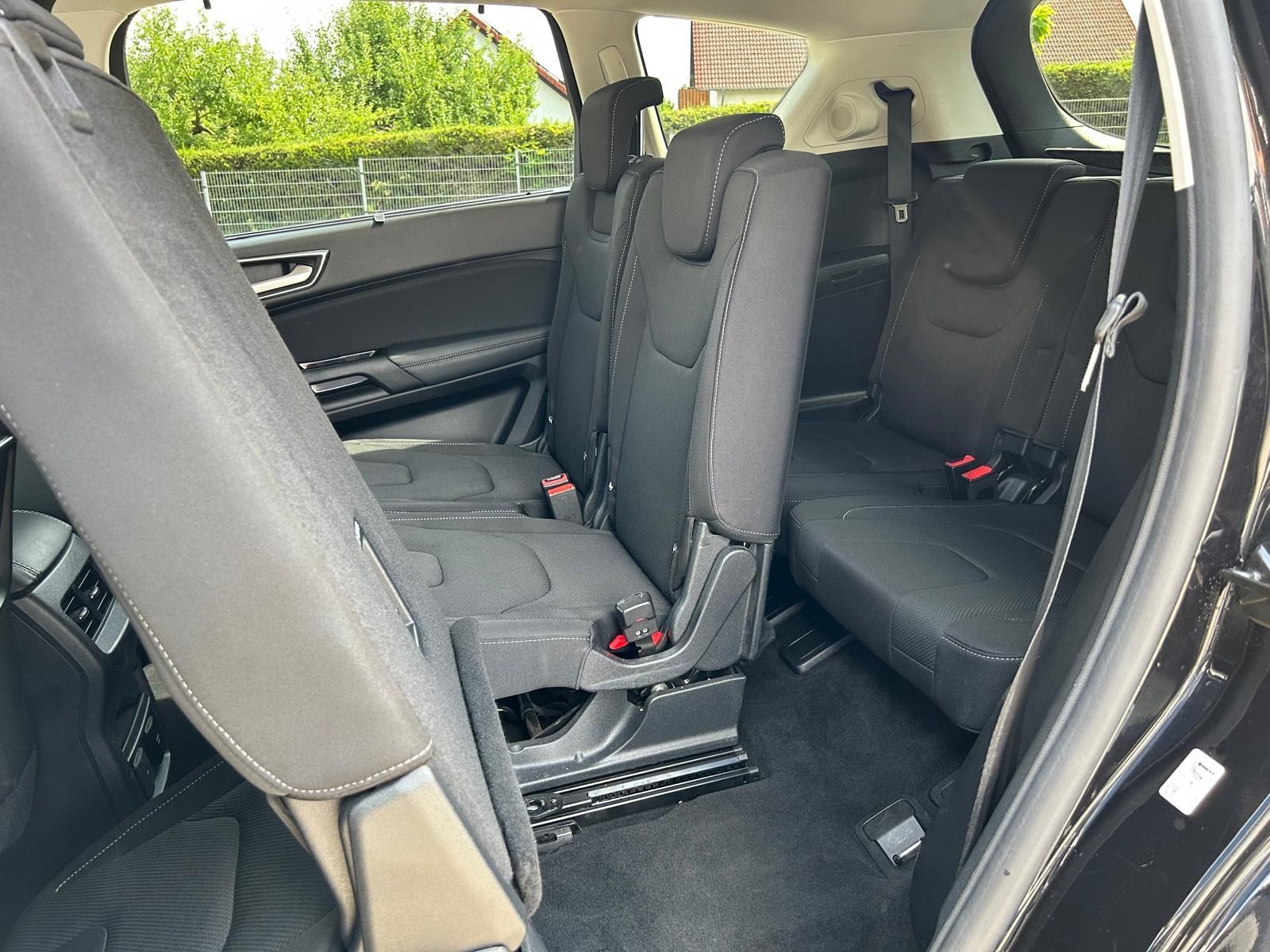 Fahrzeugabbildung Ford S-Max Titanium°7 Sitzer°Automatik°AHK°Kamera°Nav