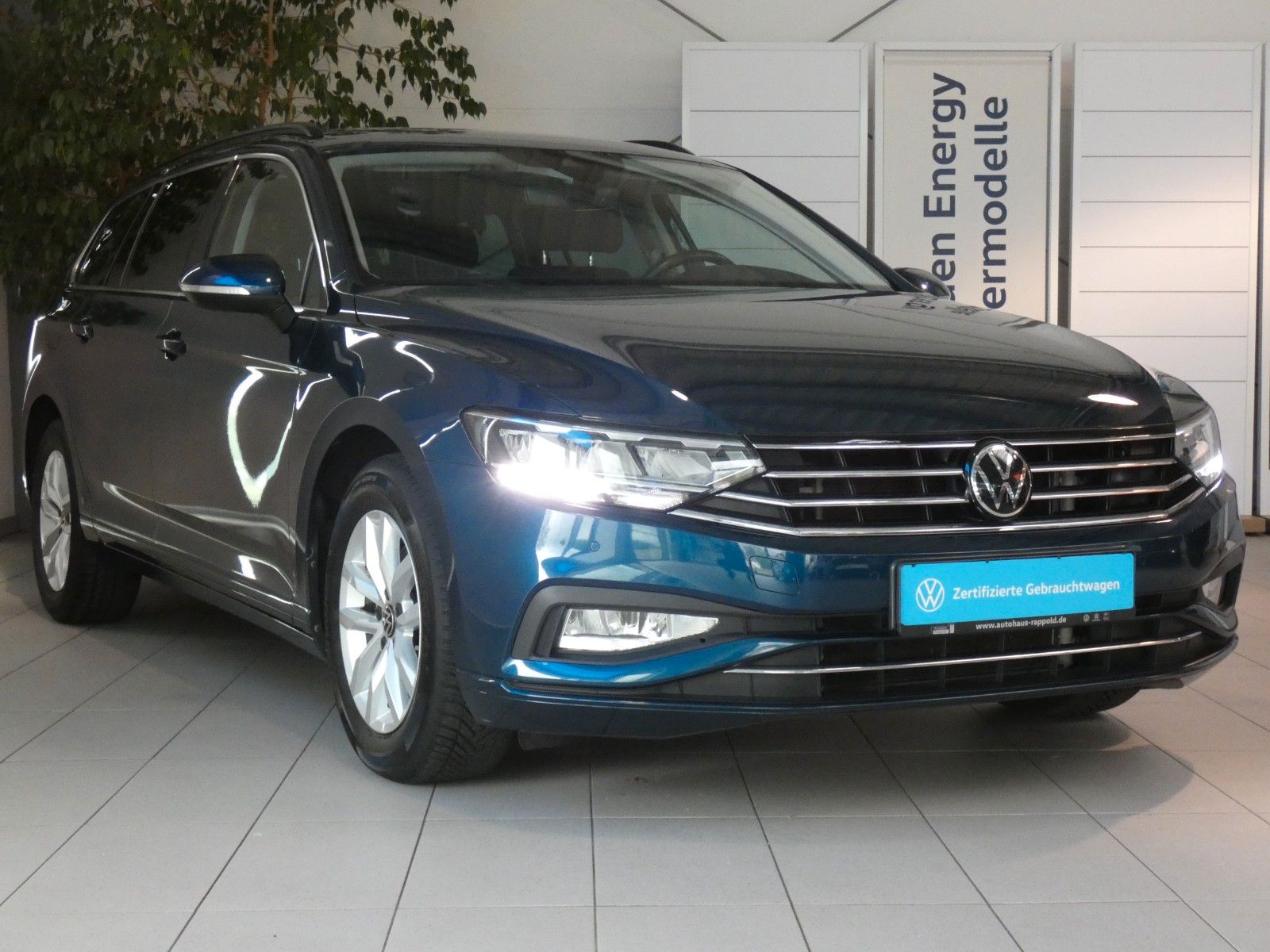 Volkswagen Passat Variant 1.5 TSI Business AHK SHZ ACC foto 3