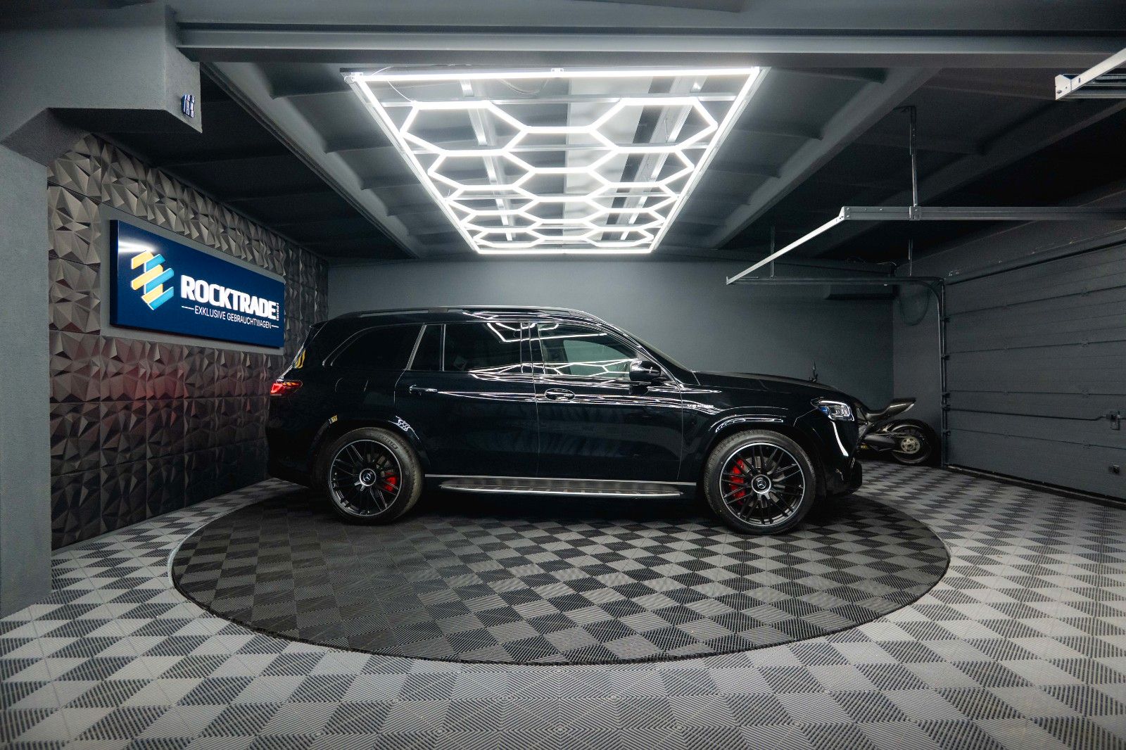 Fahrzeugabbildung Mercedes-Benz GLS 63 AMG 4Matic+ Driver's Package Carbon *ACC*