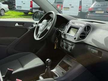 Volkswagen Tiguan - 10