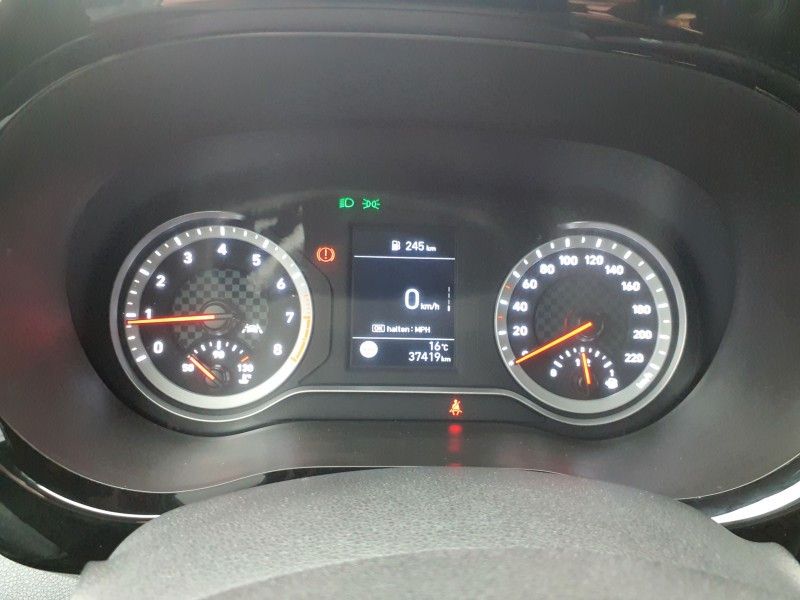 Fahrzeugabbildung Hyundai i10 1.0 EDITION30+ 1HD 2J-GARANTIE 16ALU+NAV+PDC