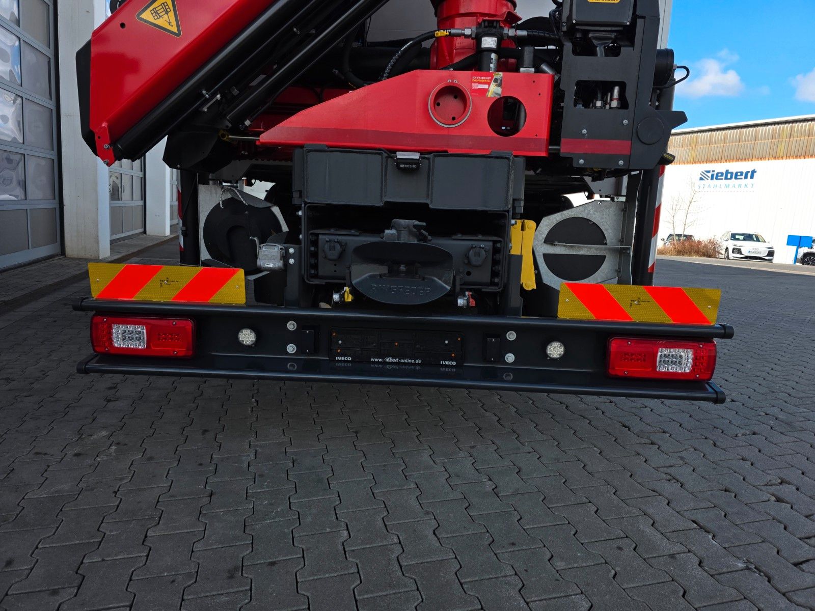Fahrzeugabbildung Iveco X-Way AD280X49Y Palfinger PK 19.001 SLD5 Funk