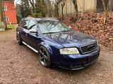Audi A6 aus 1999 mit dem 4.2 Liter V8 Motor - Audi: V6 Motor