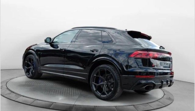 Fahrzeugabbildung Audi RS Q8 performance 4.0 TFSI quattro Carbon