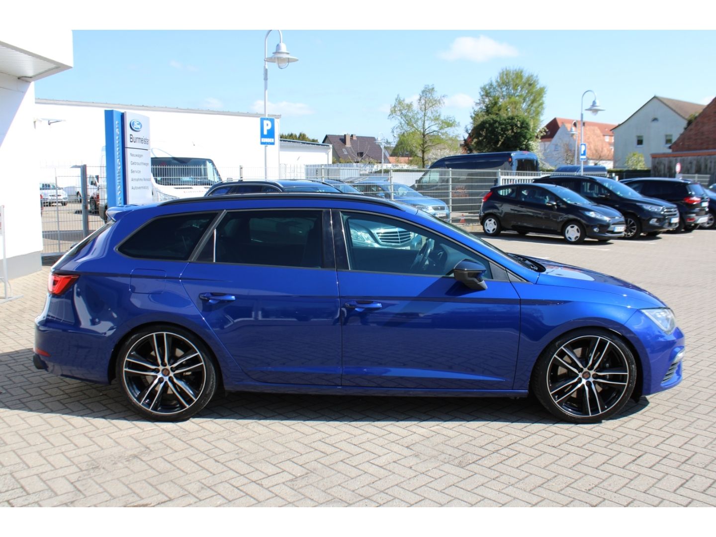Fahrzeugabbildung SEAT Leon 300 4Drive Cupra Remus H&R DSG ACC LED Pano