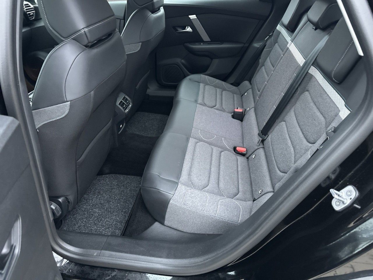 Fahrzeugabbildung Citroën C4 PureTech 130 S&S EAT8 C-Series