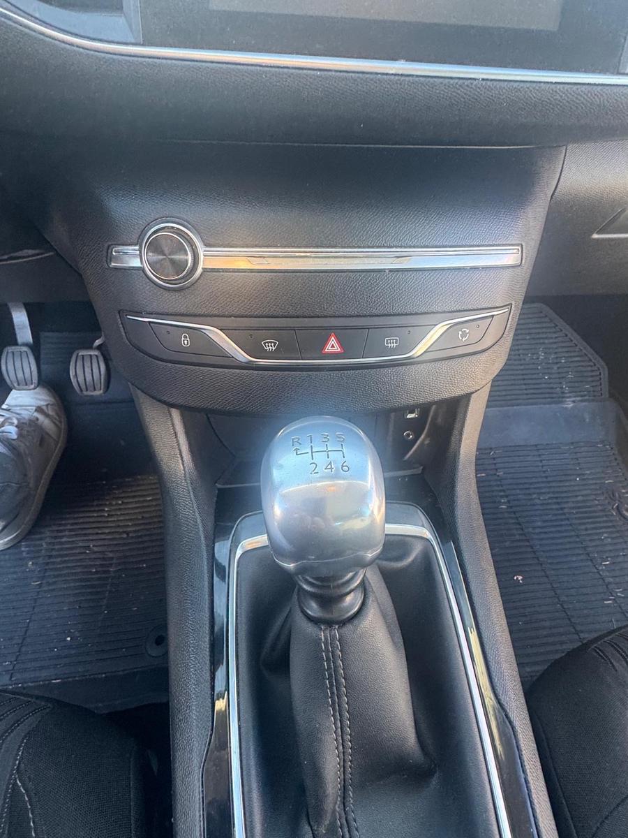 Peugeot 308 2014 — photo 8