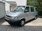 Volkswagen T4 Caravelle 2,5-l-Diesel TDI 65kW Standard - silberne Volkswagen T4 Caravelle
