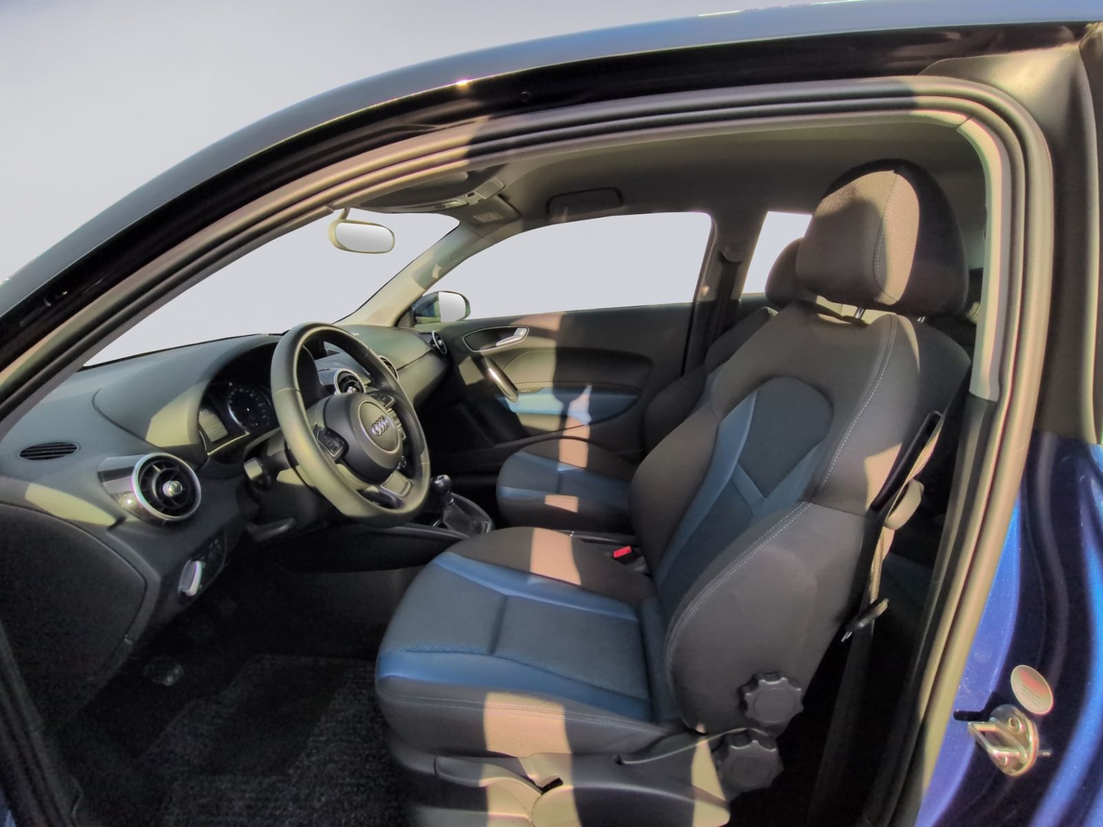 A1 1.0 TFSI ultra Sport SHZ+PDC+AMI