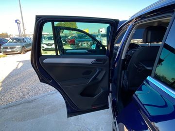 Volkswagen Tiguan - 12