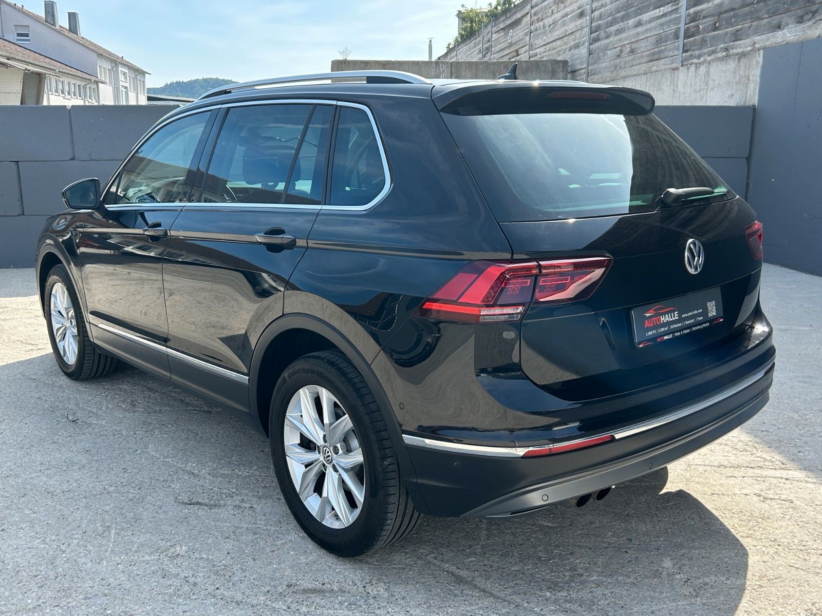 Fahrzeugabbildung Volkswagen Tiguan 2.0 TSI DSG Highline 4M Kamera Leder ACC