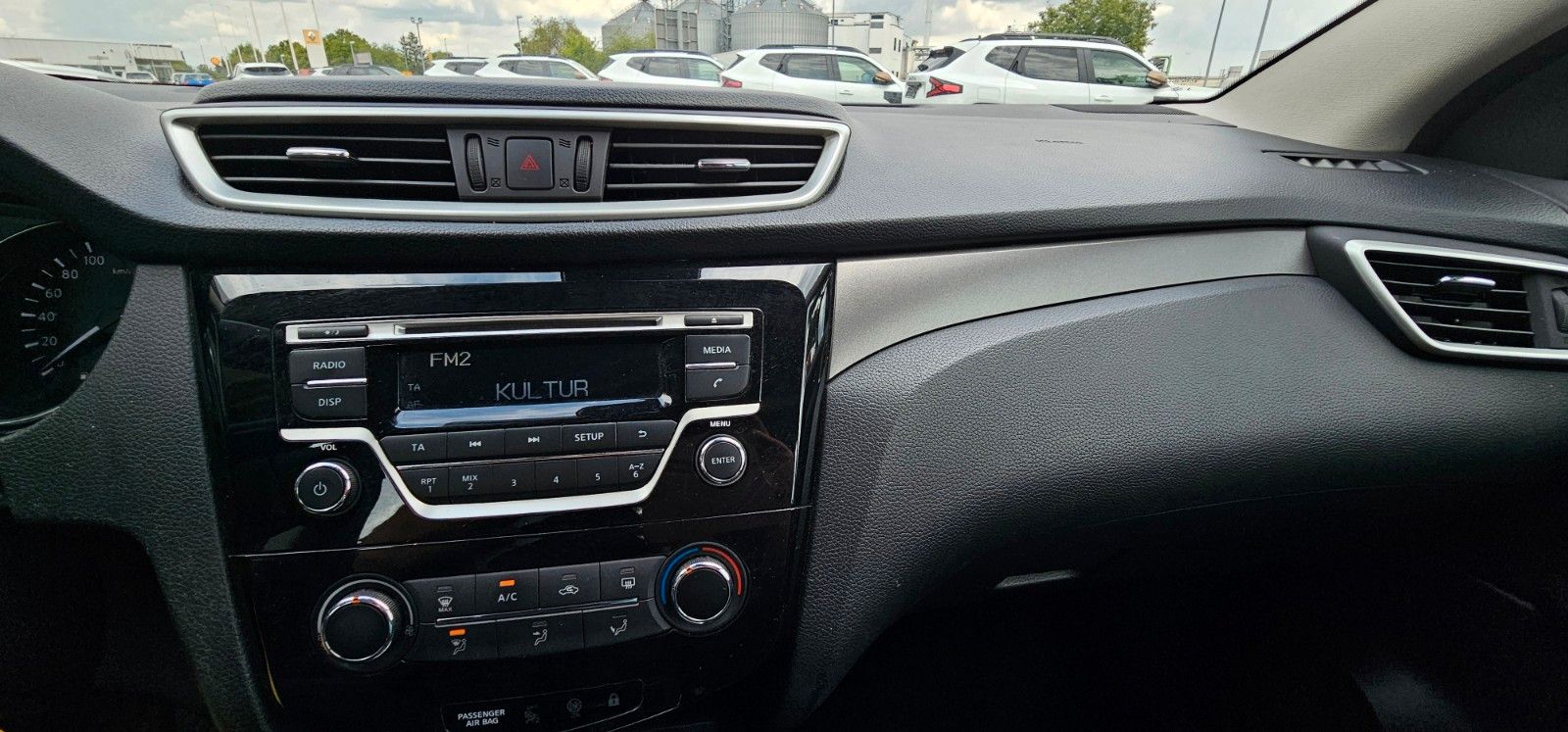 Fahrzeugabbildung Nissan Qashqai 1.2 DIG-T Xtronic Acenta