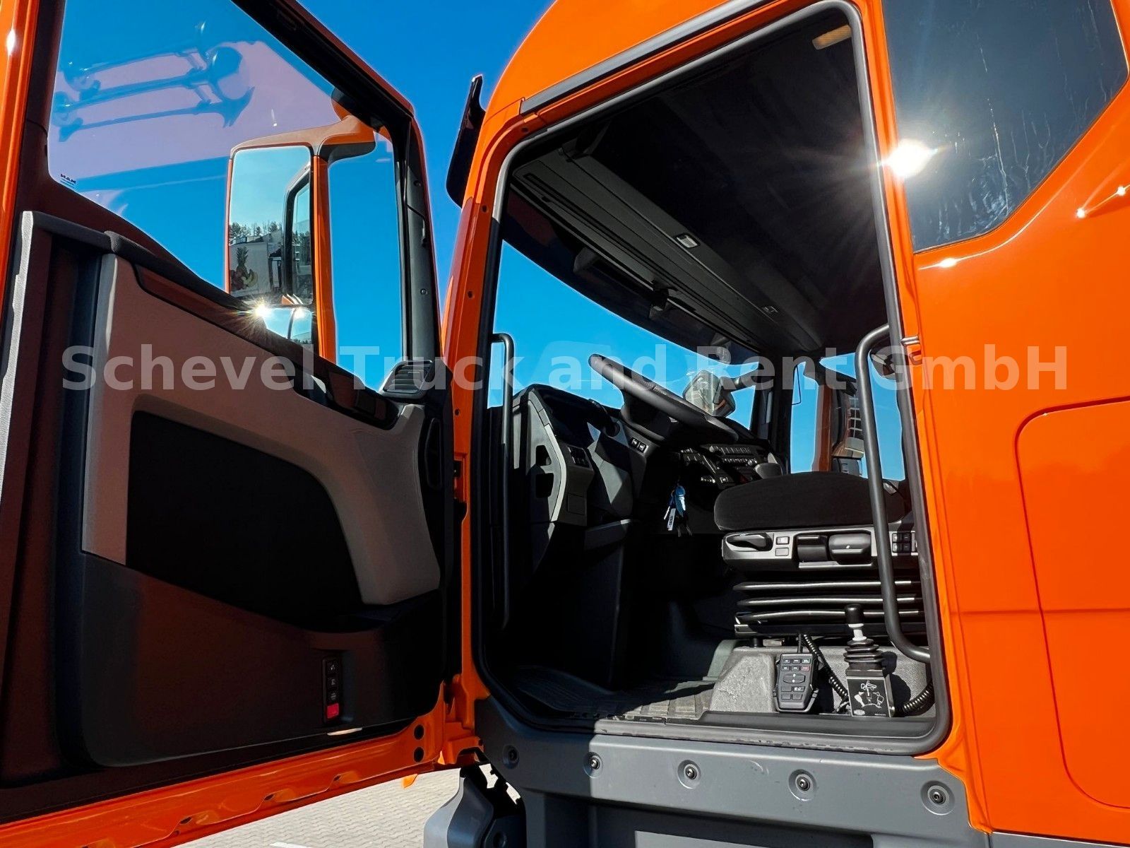 Fahrzeugabbildung MAN TGX 18.520 4x2H BL Kommunal Hydr.  Winterdienst