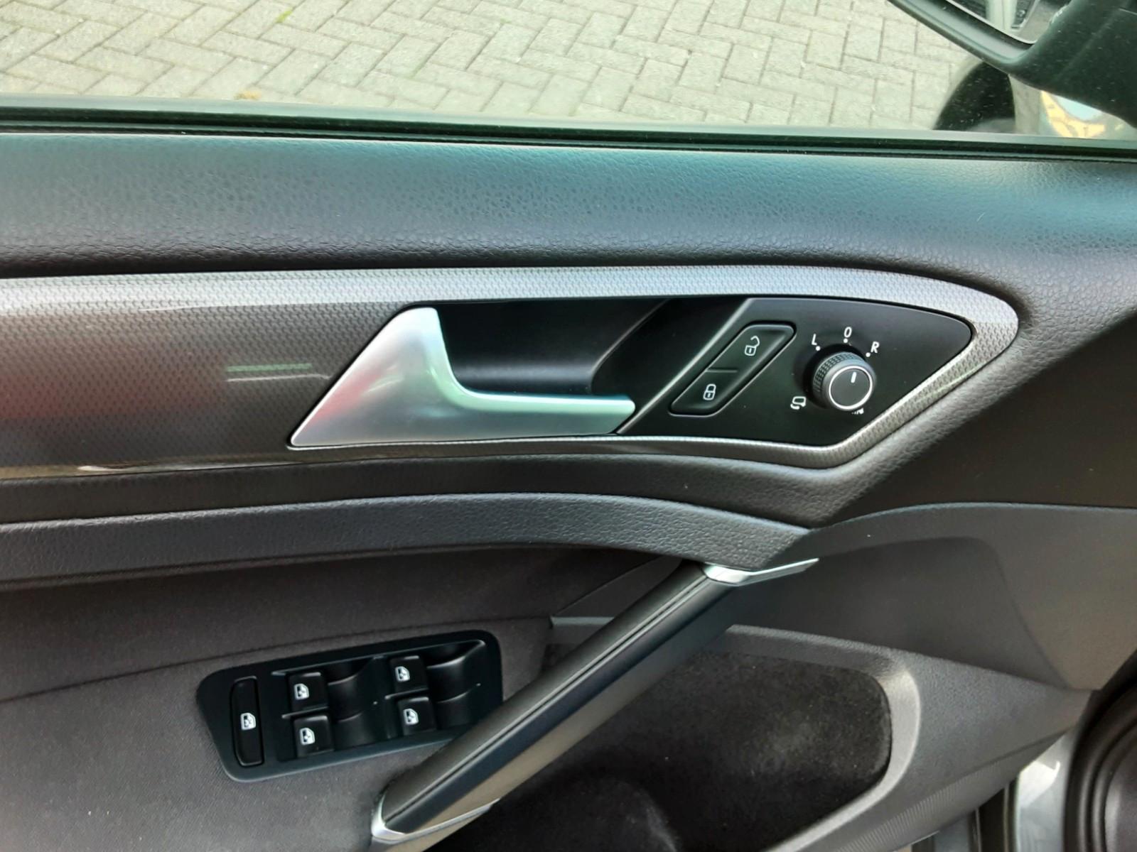 Volkswagen Golf 1.6 TDI IQ.DRIVE Variant Navi PDC SH AHK, миниатюра 11