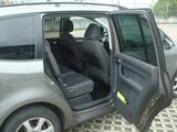 Volkswagen Touran 1.4 TSI DSG Conceptline Conceptline - Volkswagen Touran Conceptline mit Benzin-Antrieb