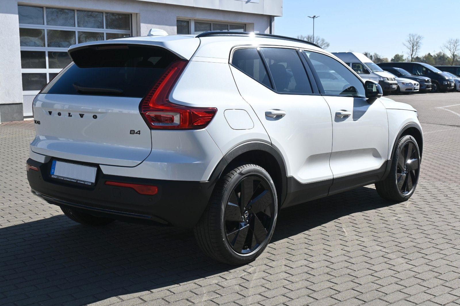 Fahrzeugabbildung Volvo XC40 B4 DKG Plus Black Edition*FSHZG*360°*ACC